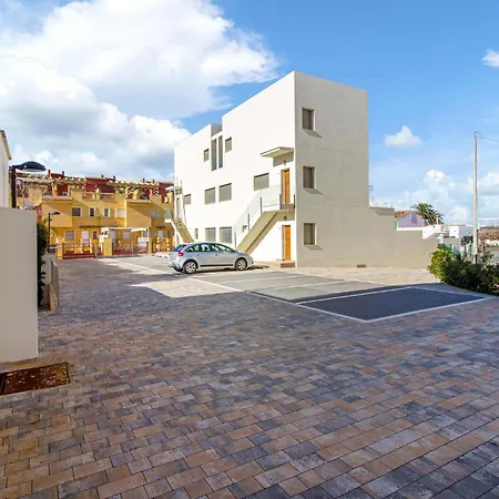 3 Bedroom Cozy In Апартаменты Дения