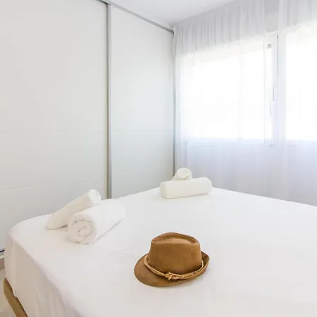 Апартаменты 3 Bedroom Cozy In