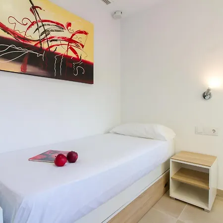 Апартаменты 3 Bedroom Cozy In Дения